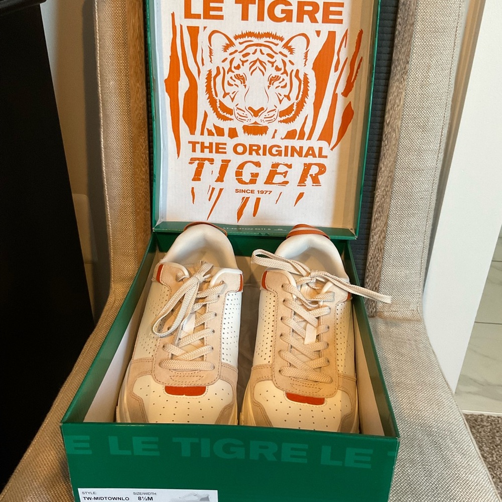 Le Tigre Women’s Cream and Orange Sneakers (TW-MIDTOWNLO) 1977
